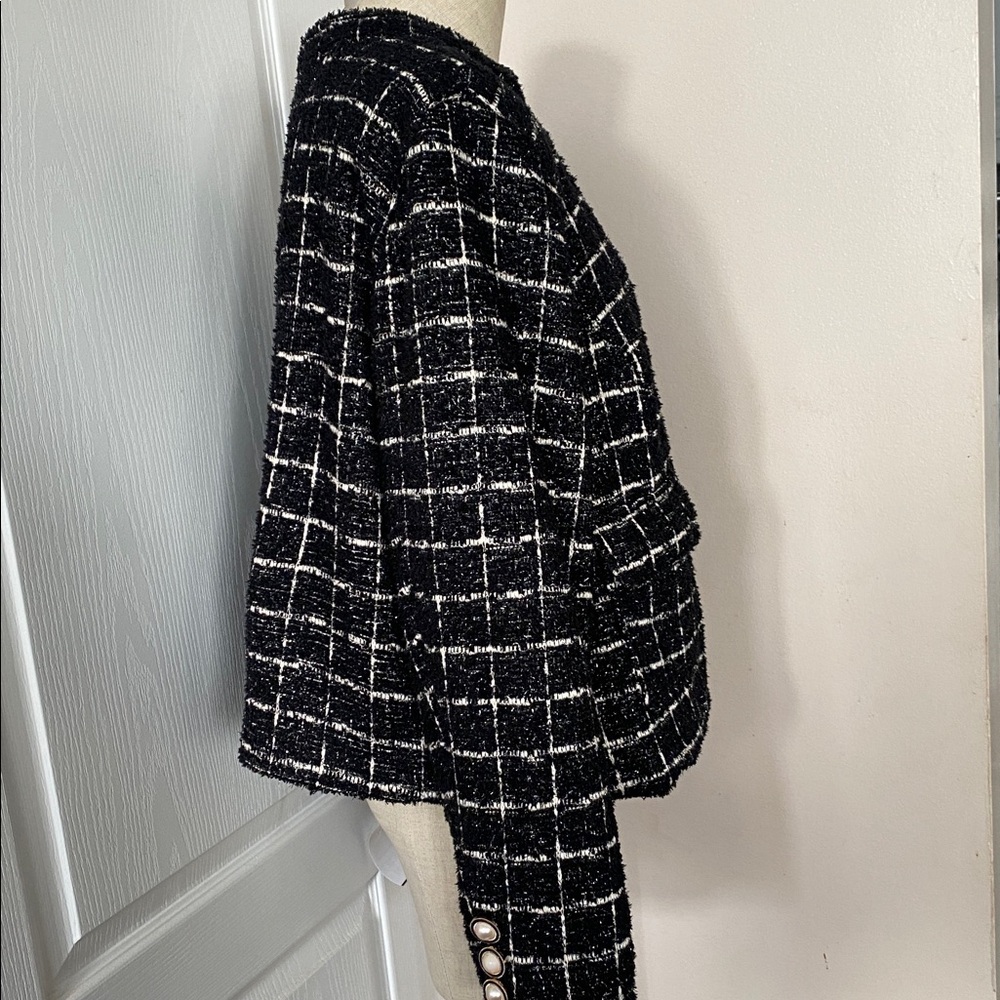 Elegant Black Tweed blazer with pearls Accents - Picture 5 of 13